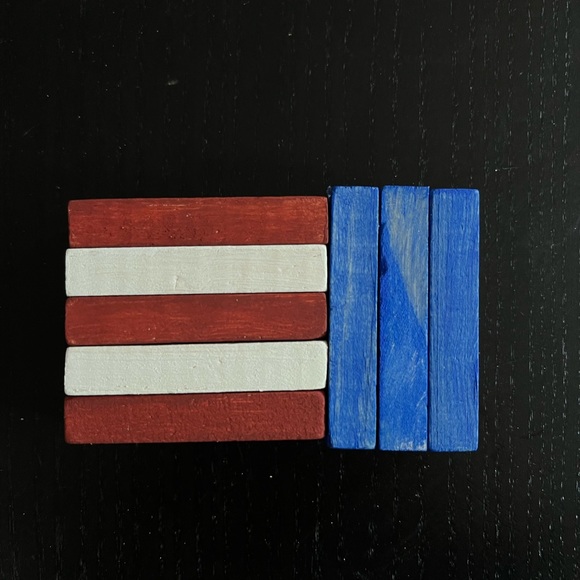 ✨ Flag Tiered Tray Decor Bundle! ✨ - Picture 8 of 15